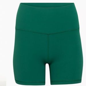 ARITZIA TNA butter atmosphere 5 inch high rise bike shorts. Size L. NWT green